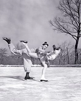 1930s 1940s couple man woman pair figure skaters